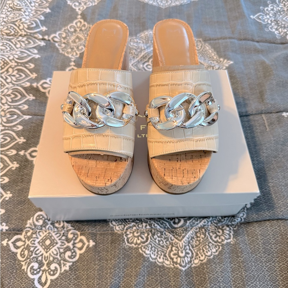 Marc Fisher Tan Mules with Silver Chain